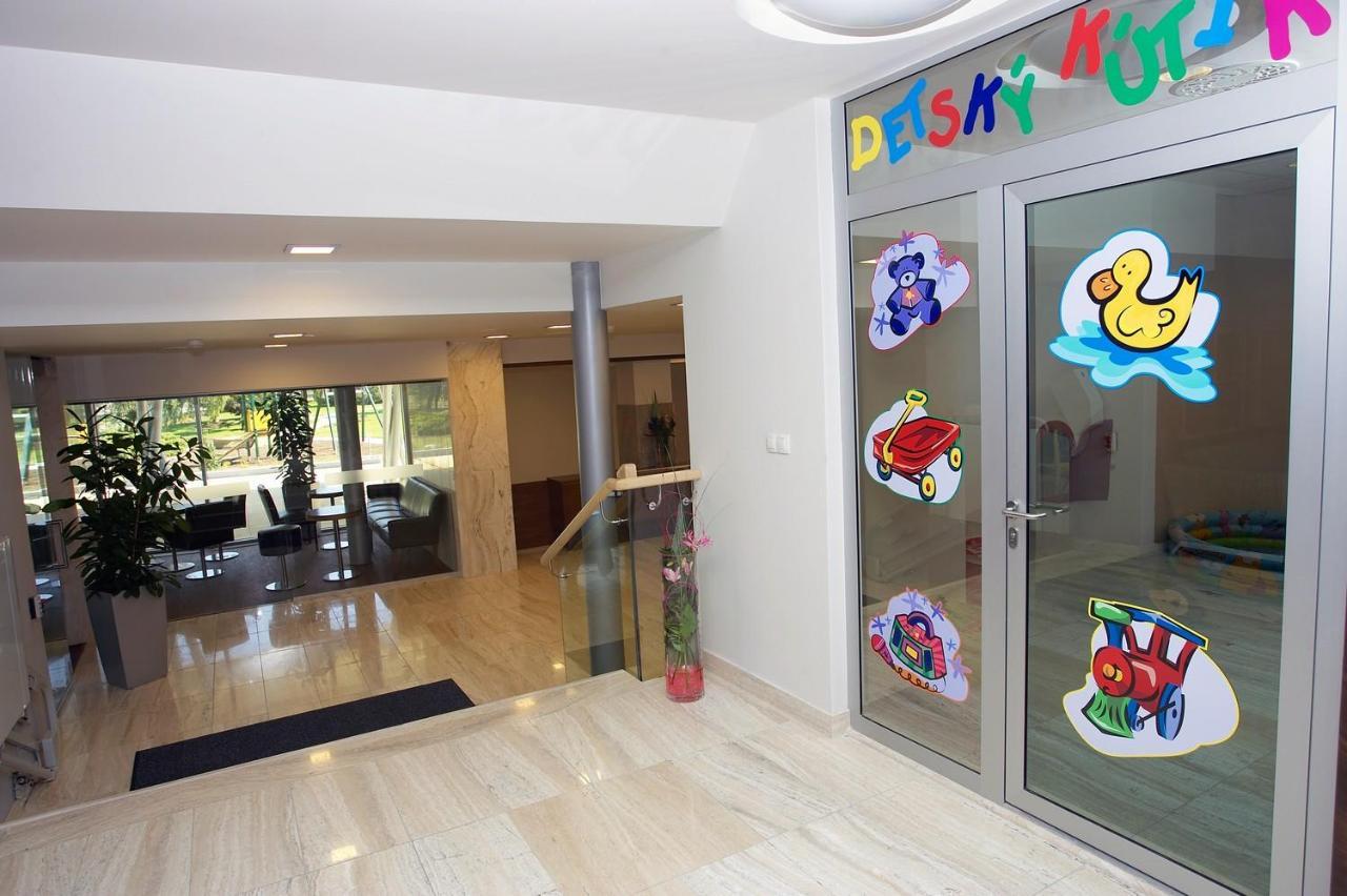 Hotel Janosik Liptovský Mikuláš المظهر الخارجي الصورة