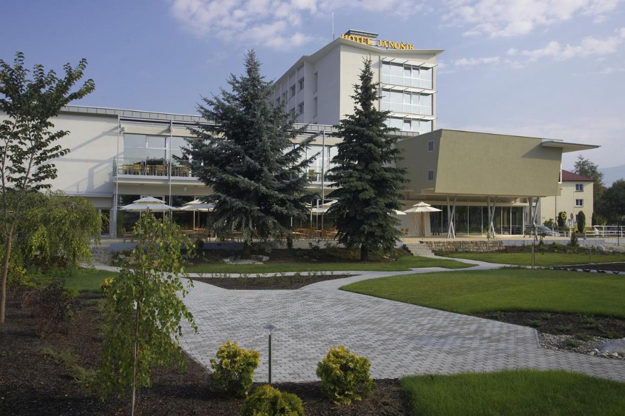 Hotel Janosik Liptovský Mikuláš المظهر الخارجي الصورة