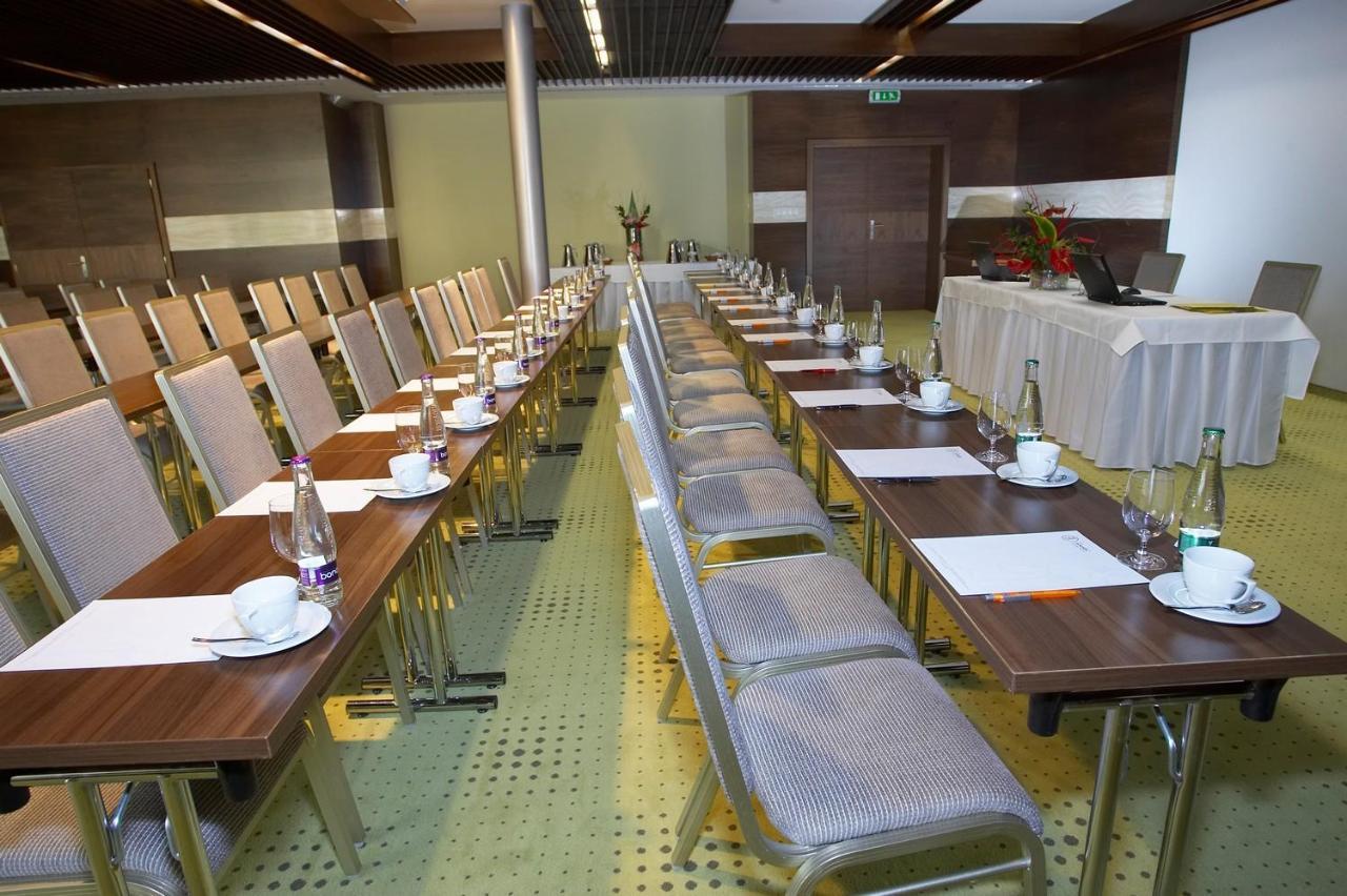 Hotel Janosik Liptovský Mikuláš المظهر الخارجي الصورة