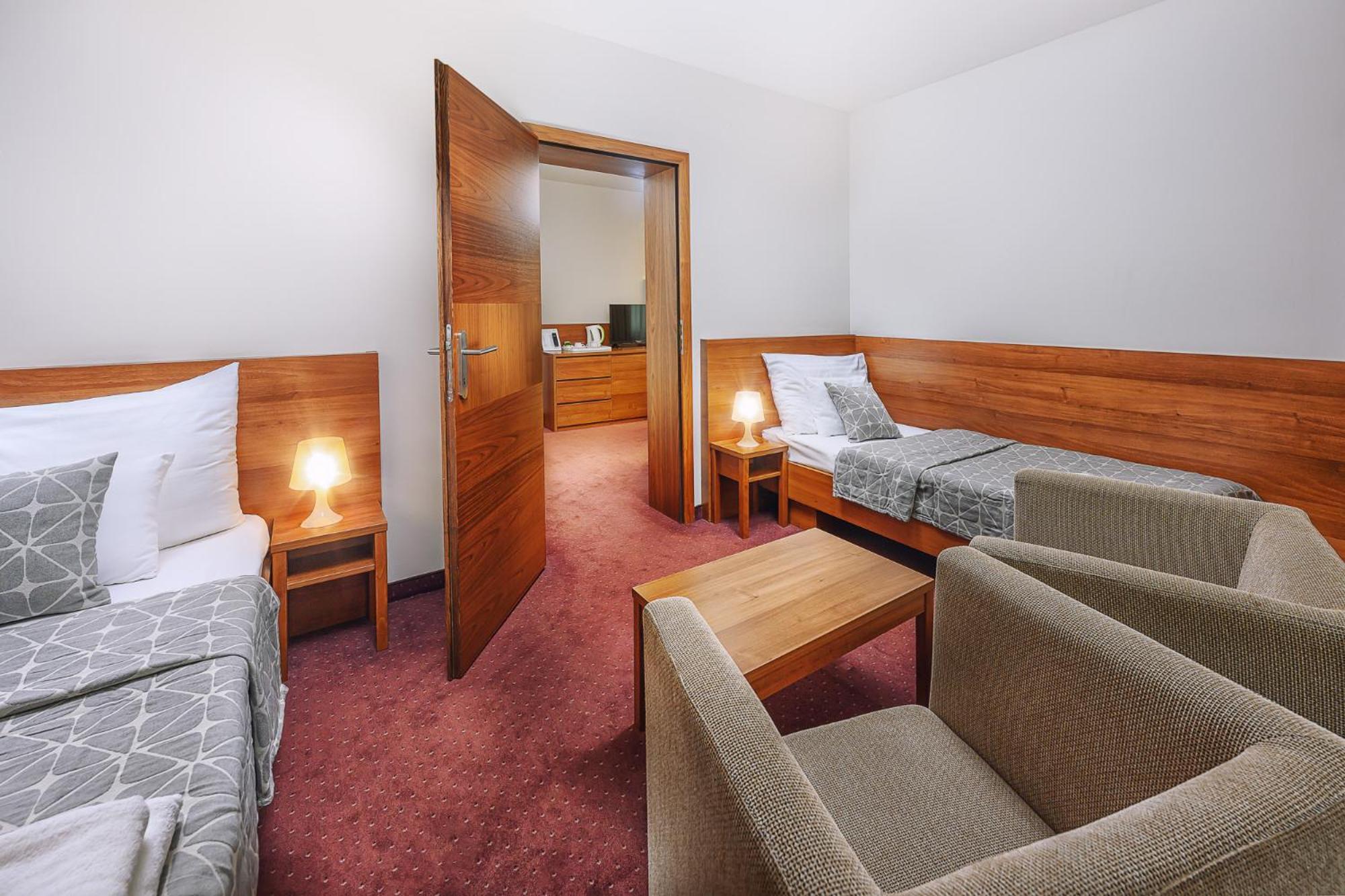 Hotel Janosik Liptovský Mikuláš المظهر الخارجي الصورة
