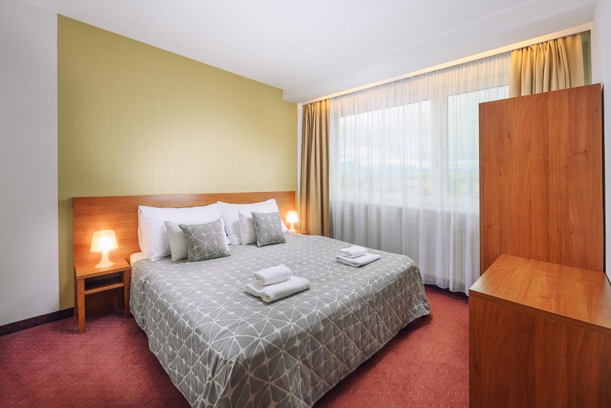 Hotel Janosik Liptovský Mikuláš المظهر الخارجي الصورة