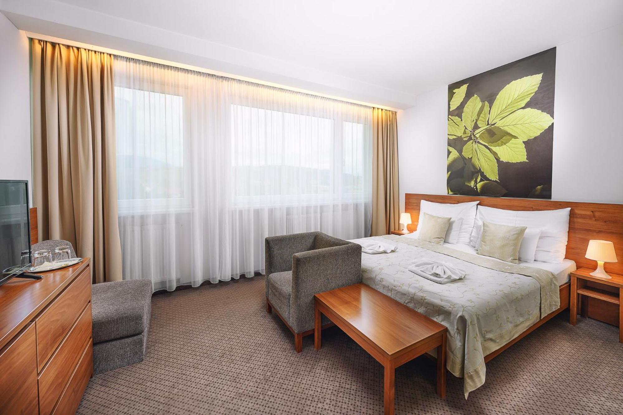 Hotel Janosik Liptovský Mikuláš المظهر الخارجي الصورة