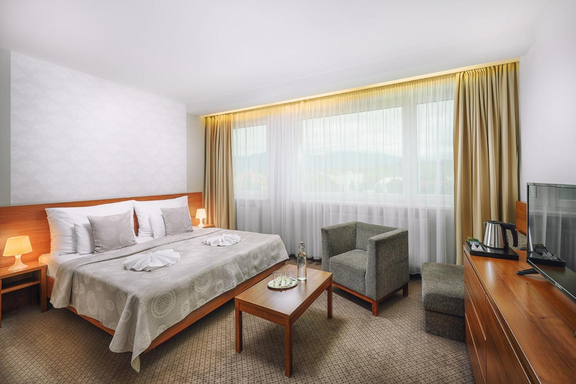 Hotel Janosik Liptovský Mikuláš المظهر الخارجي الصورة