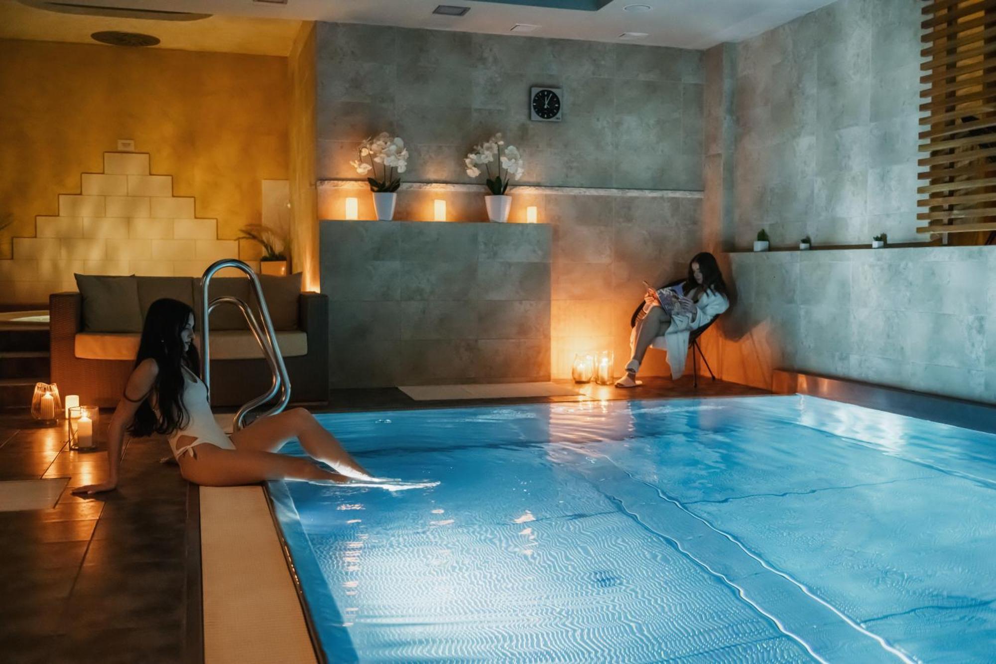Hotel Janosik Liptovský Mikuláš المظهر الخارجي الصورة